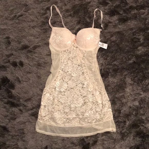 Frederick's of Hollywood Other - Cream Slip with Push Up & Thong NWT